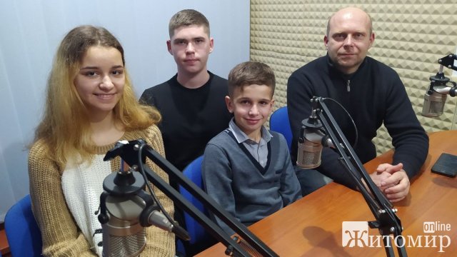 Житомирські школярі стали призерами Всеукраїнського екоконкурсу, присвячений відновленню річок та лісів України Житомирські школярі стали призерами Всеукраїнського екоконкурсу, присвячений відновленню річок та лісів України