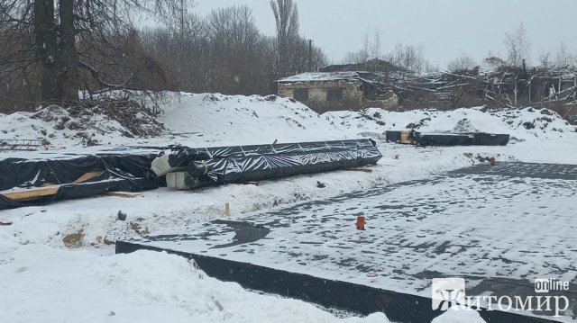 У селищі на Бердичівщині будують житло під дитячий будинок сімейного типу для родини переселенців У селищі на Бердичівщині будують житло під дитячий будинок сімейного типу для родини переселенців