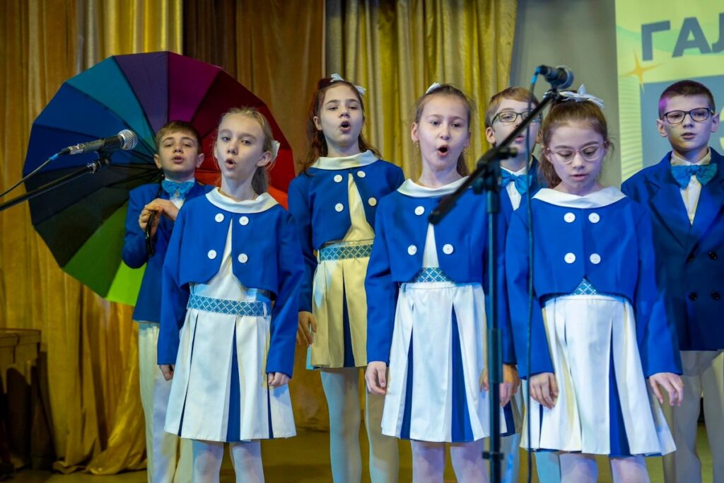 У Міському палаці культури відбувся гала-концерт фестивалю «ЗОРЯНІ НАДІЇ – 2025». ФОТО - Культура, Фоторепортаж. Джерело: Zhitomir-OnLine У Міському палаці культури відбувся гала-концерт фестивалю «ЗОРЯНІ НАДІЇ – 2025». ФОТО - фото №7