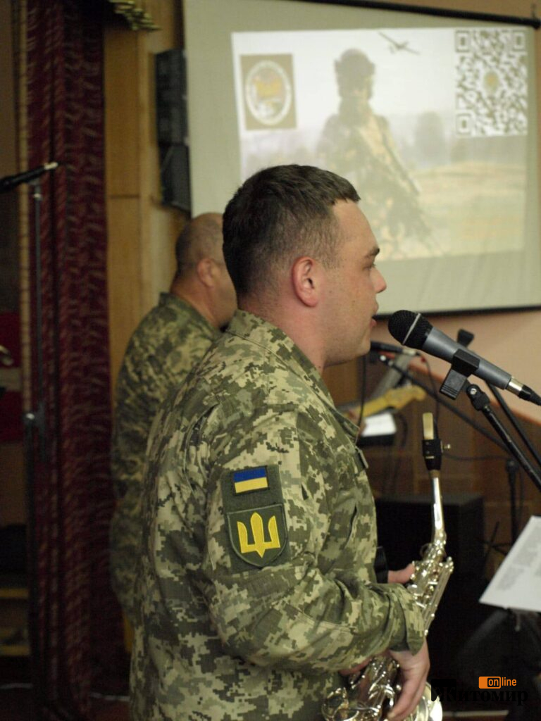 Профорієнтаційний захід Житомирського військового інституту: знайомство з навчанням, технологіями та майбутньою кар’єрою. ФОТО - Події. Джерело: Zhitomir-OnLine Профорієнтаційний захід Житомирського військового інституту: знайомство з навчанням, технологіями та майбутньою кар’єрою. ФОТО - фото №3