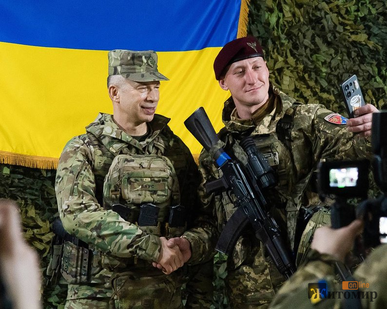 Головнокомандувач ЗСУ відзначив військових житомирської 95-ї бригади - Інформація. Джерело: Zhitomir-OnLine Головнокомандувач ЗСУ відзначив військових житомирської 95-ї бригади - фото №2