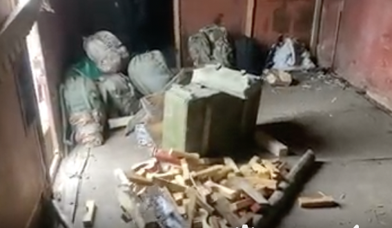 Українських вояків Укрзалізниця перевозить на фронт в нелюдських умовах. ФОТО Українських вояків Укрзалізниця перевозить на фронт в нелюдських умовах. ФОТО