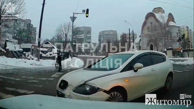 ДТП на перехресті вулиць Вітрука та Шевченка у Житомирі ДТП на перехресті вулиць Вітрука та Шевченка у Житомирі