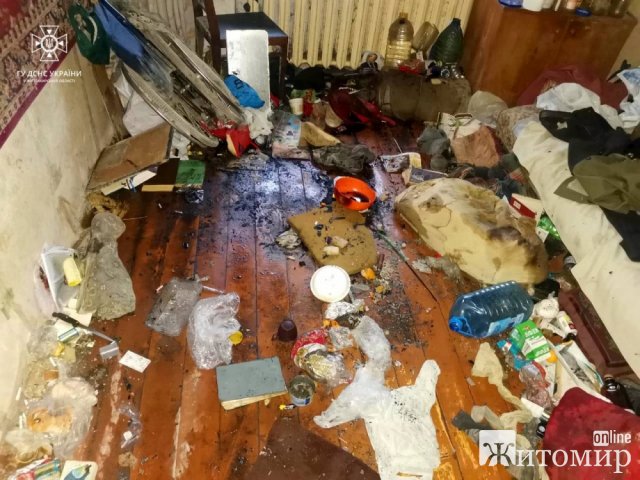 У Звягелі під час пожежі врятували 49-річного чоловіка. ФОТО У Звягелі під час пожежі врятували 49-річного чоловіка. ФОТО