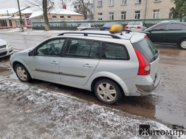 У Коростишеві таксист пограбував літню жінку