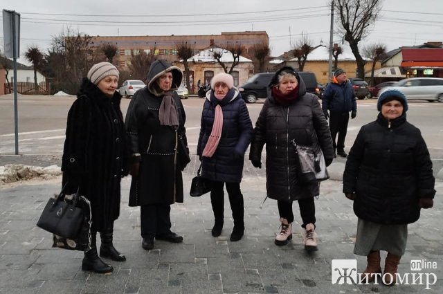 У центрі Бердичева запалили Ханукальну Менору. ФОТО У центрі Бердичева запалили Ханукальну Менору. ФОТО