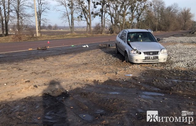 На дорозі в Житомирській області Hyundai збив велосипедиста, постраждалий помер у лікарніє. ФОТО На дорозі в Житомирській області Hyundai збив велосипедиста, постраждалий помер у лікарніє. ФОТО