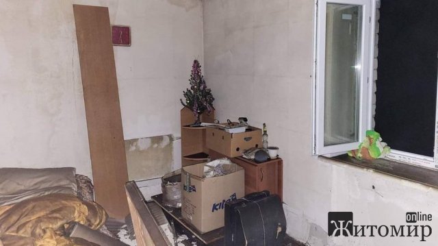 У квартирі багатоповерхівки в Овручі на пожежі загинув чоловік. ФОТО У квартирі багатоповерхівки в Овручі на пожежі загинув чоловік. ФОТО