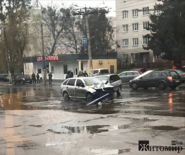 ДТП на Польовій в Житомирі. ФОТО