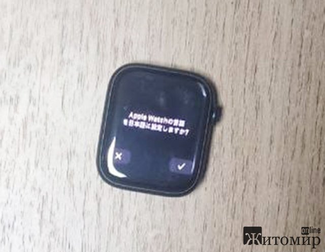 В одному з поштових відділень Житомира покупець підмінив дорогий "розумний" годинник на дешевий. ФОТО