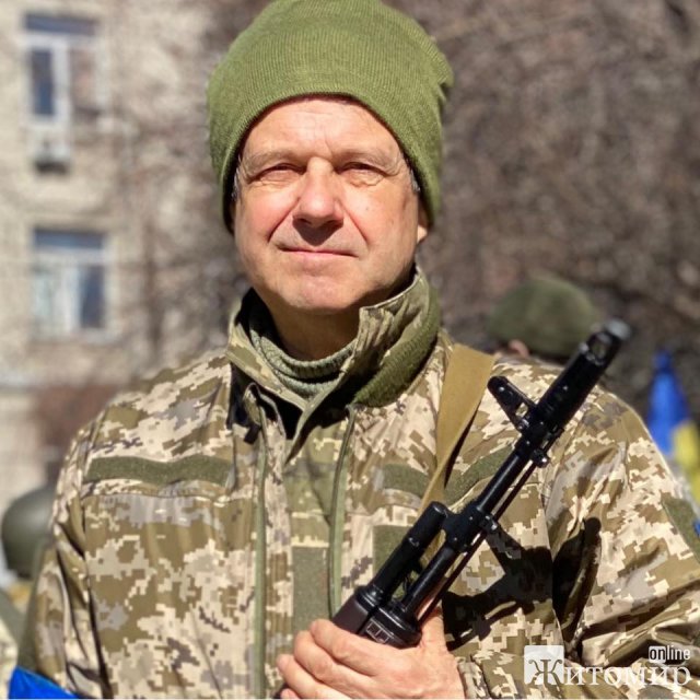 Колишній мер Житомира про скасування 30 тис. грн доплати військовим: Хочете зараз щось змінити - робіть, але не через «одне місце» Колишній мер Житомира про скасування 30 тис. грн доплати військовим: Хочете зараз щось змінити - робіть, але не через «одне місце»