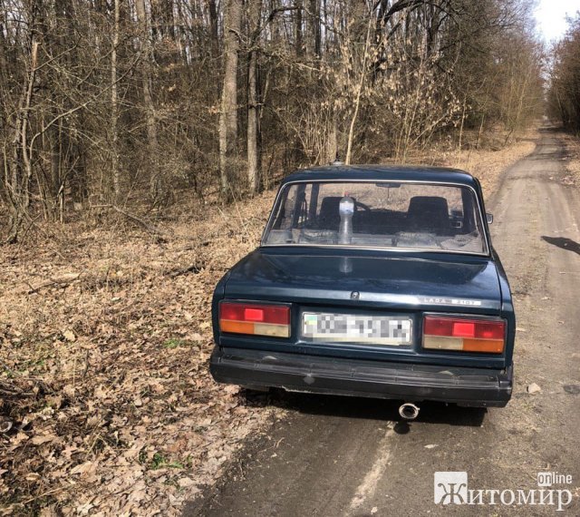 На Житомирщині чоловік вкрав ВАЗ енергетиків, аби поїхати до «дами серця». ФОТО На Житомирщині чоловік вкрав ВАЗ енергетиків, аби поїхати до «дами серця». ФОТО