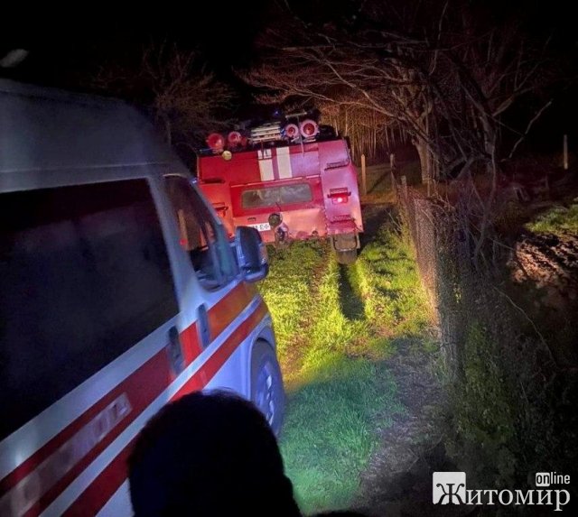 На Коростенщині рятувальники відбуксирували "швидку" з узбіччя На Коростенщині рятувальники відбуксирували "швидку" з узбіччя