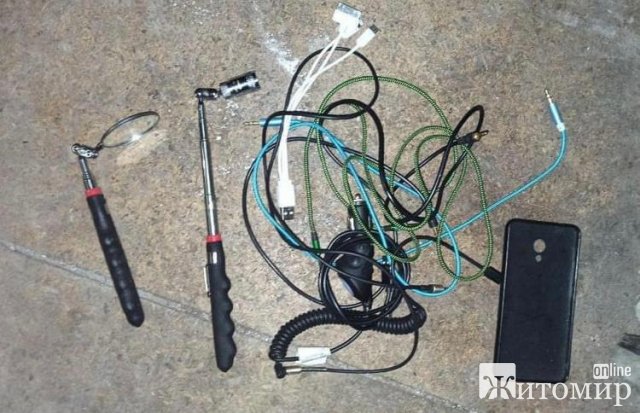 У Звягелі поліцейські викрили житомирянина у крадіжках з автомобілів. ФОТО