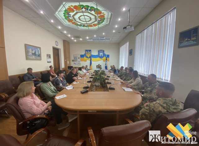 У Житомирі говорили про підтримку сімей захисників, які визнані військовополоненими чи зниклими У Житомирі говорили про підтримку сімей захисників, які визнані військовополоненими чи зниклими