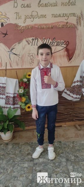 Поліція розшукує 11-річного Івана Ємельянова з Любарщини: міг вийти з маршрутки в Житомирі Поліція розшукує 11-річного Івана Ємельянова з Любарщини: міг вийти з маршрутки в Житомирі