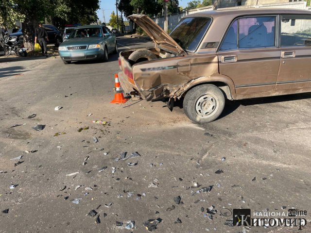 Подробиці ДТП на проспекті Миру в Житомирі за участі ВАЗ та мотоцикліста. ФОТО Подробиці ДТП на проспекті Миру в Житомирі за участі ВАЗ та мотоцикліста. ФОТО