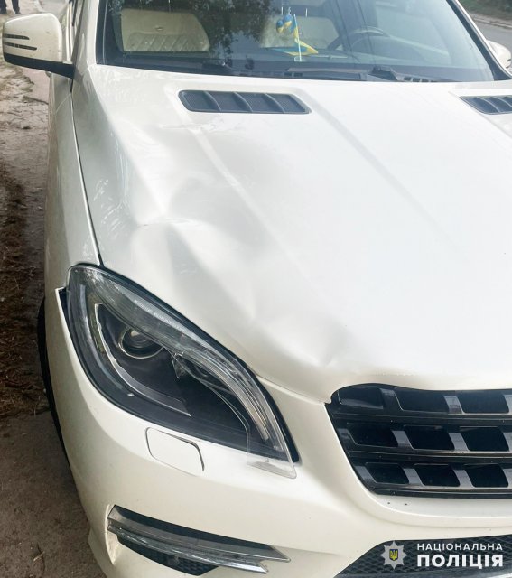 На Івана Гонти в Житомирі Mercedes-Benz наїхав на 33-річну жінку. ФОТО На Івана Гонти в Житомирі Mercedes-Benz наїхав на 33-річну жінку. ФОТО