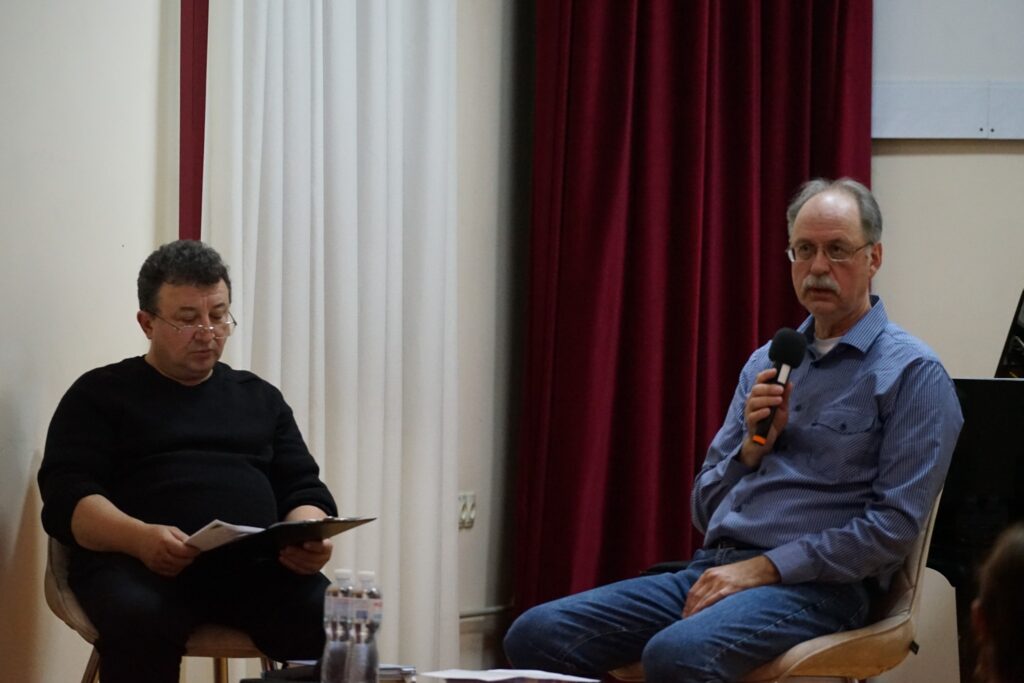 У Житомирі відбувся творчий вечір Станіслава Ганського: презентував книжку «Чорна жовч» - Культура, Фоторепортаж. Джерело: Zhitomir-OnLine У Житомирі відбувся творчий вечір Станіслава Ганського: презентував книжку «Чорна жовч» - фото №1