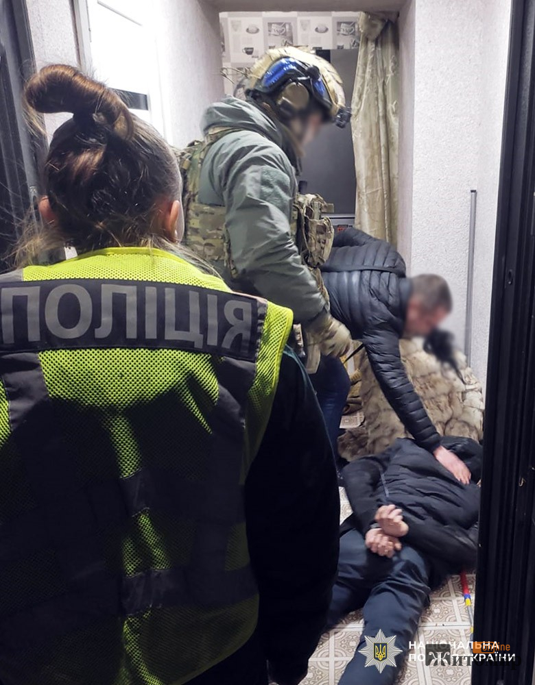На Житомирщині перед судом постануть учасники організованої групи, які тероризували родину військового - Події. Джерело: Zhitomir-OnLine На Житомирщині перед судом постануть учасники організованої групи, які тероризували родину військового - фото №1