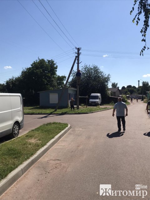 В одному з міст Житомирської області через перепад напруги у людей з ладу вийшла побутова техніка. ФОТО В одному з міст Житомирської області через перепад напруги у людей з ладу вийшла побутова техніка. ФОТО