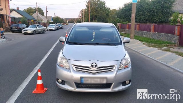 У Новограді-Волинському Toyota збила 8-річну дівчинку. ФОТО