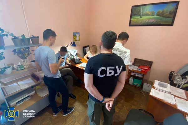 На Житомирщині кіберфахівці Служби безпеки України викрили чорних «оцінювачів» На Житомирщині кіберфахівці Служби безпеки України викрили чорних «оцінювачів»