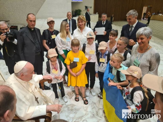 Діти з Житомирської області зустрілися у Ватикані з Папою Римським. ФОТО