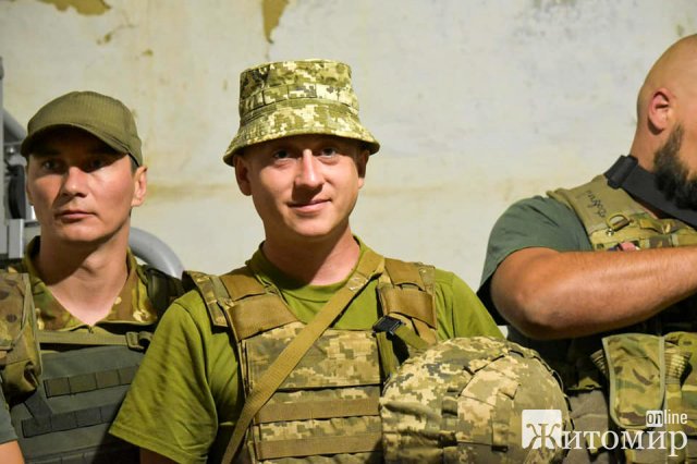 Воїнам 30-ї Новоград-Волинської бригади вручили державні нагороди та відомчі відзнаки з нагоди Дня Незалежності Воїнам 30-ї Новоград-Волинської бригади вручили державні нагороди та відомчі відзнаки з нагоди Дня Незалежності