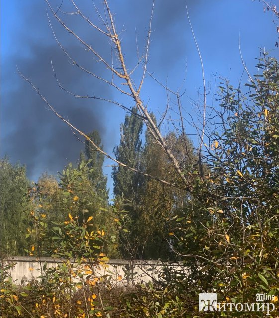 У поліції розповіли, що у Житомирі від авіаудару зазнали пошкоджень школа та приміщення підприємства. ФОТО У поліції розповіли, що у Житомирі від авіаудару зазнали пошкоджень школа та приміщення підприємства. ФОТО