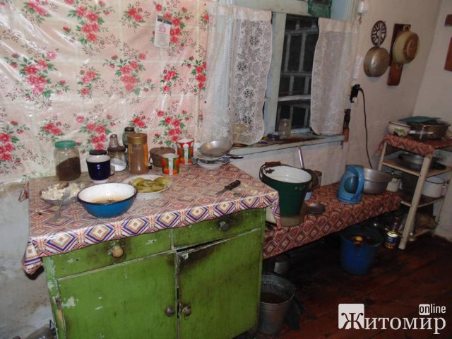 У селі на Житомирщині під час чаркування посперечалися двоє чоловіків: один – у реанімації, іншого затримали. ФОТО У селі на Житомирщині під час чаркування посперечалися двоє чоловіків: один – у реанімації, іншого затримали. ФОТО