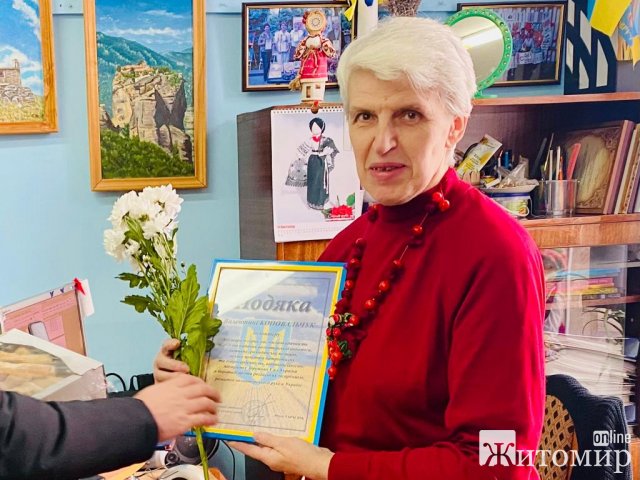 Майстриня з Овруччини робить обереги для ЗСУ. ФОТО Майстриня з Овруччини робить обереги для ЗСУ. ФОТО