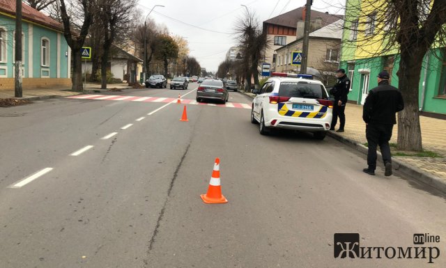 У Звягелі на пішохідному переході BMW збив 59-річного чоловіка. ФОТО У Звягелі на пішохідному переході BMW збив 59-річного чоловіка. ФОТО