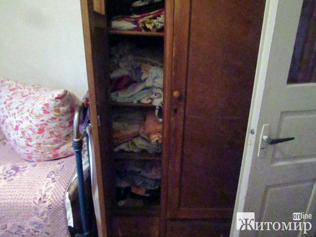 У Малині затримали молодика, який вкрав у бабусі заощадження. ФОТО У Малині затримали молодика, який вкрав у бабусі заощадження. ФОТО