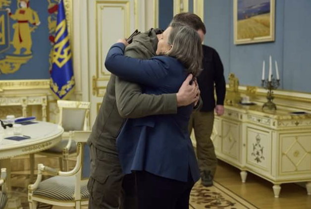 Кому і яку Кому і яку