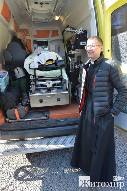 З Житомира до Польщі відправили трьох важкохворих людей, - мер
