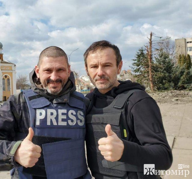 Святослав Вакарчук побував на Житомирщині та показав зруйновані авіаударами будівлі. ФОТО