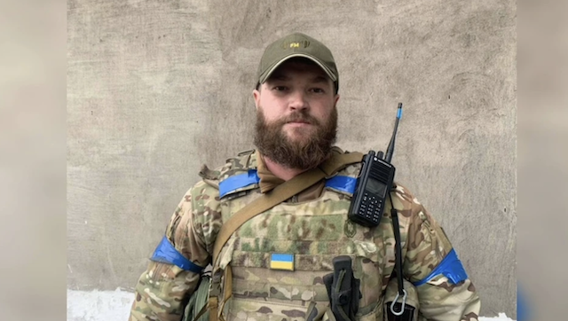 АЗОВці їдять 1 раз на день, тіла вбитих розкладаються та отруюють усе: ситуація у Маріуполі – критична. ВІДЕО АЗОВці їдять 1 раз на день, тіла вбитих розкладаються та отруюють усе: ситуація у Маріуполі – критична. ВІДЕО