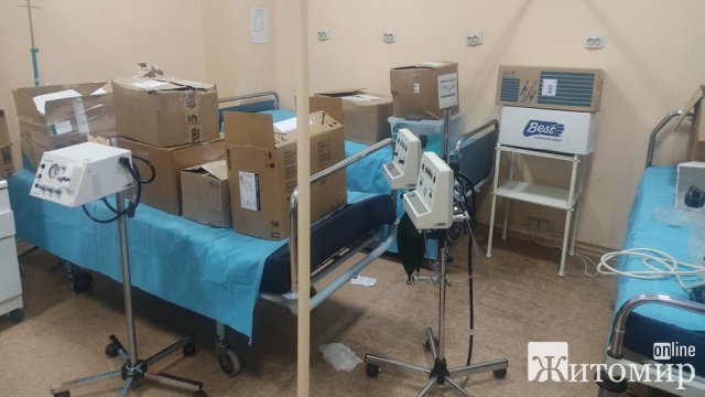Волонтери з Канади передали в лікарні Житомирської області дефіцитні медзасоби. ФОТО Волонтери з Канади передали в лікарні Житомирської області дефіцитні медзасоби. ФОТО