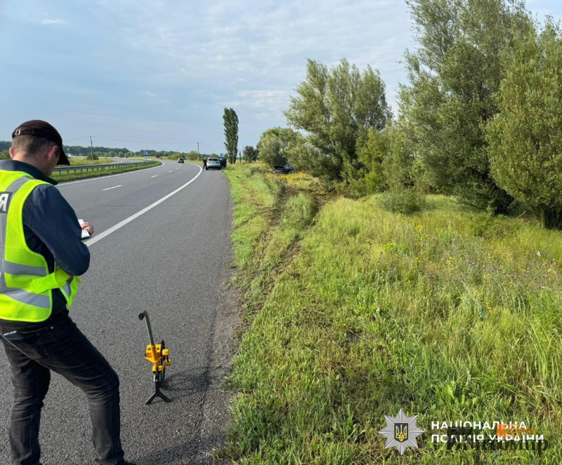 На трасі в Житомирській області BMW з’їхав у кювет та перекинувся: травмовані шестеро осіб - Події. Джерело: Zhitomir-OnLine На трасі в Житомирській області BMW з’їхав у кювет та перекинувся: травмовані шестеро осіб - фото №