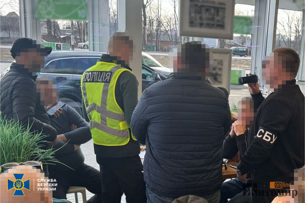 На Житомирщині викрили «сіру схему» із землею: троє постануть перед судом. ФОТО - Події. Джерело: Zhitomir-OnLine На Житомирщині викрили «сіру схему» із землею: троє постануть перед судом. ФОТО - фото №3