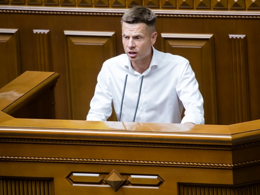 Олексій Гончаренко: «Це неймовірне щастя – бути люблячим чоловіком і справжнім батьком для двох синів» Олексій Гончаренко: «Це неймовірне щастя – бути люблячим чоловіком і справжнім батьком для двох синів»