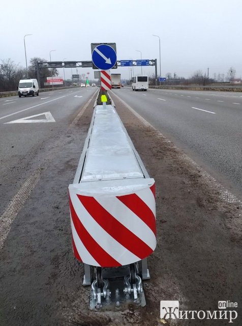 У Житомирській області встановлено 27 амортизаційних пристроїв. ФОТО У Житомирській області встановлено 27 амортизаційних пристроїв. ФОТО