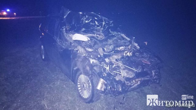 На автодорозі Шепетівка-Чуднів-Бердичів водій легковика врізався в автобус. ФОТО На автодорозі Шепетівка-Чуднів-Бердичів водій легковика врізався в автобус. ФОТО