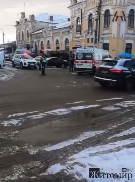 У Житомирі знову "замінували" два торгових центри. ФОТО