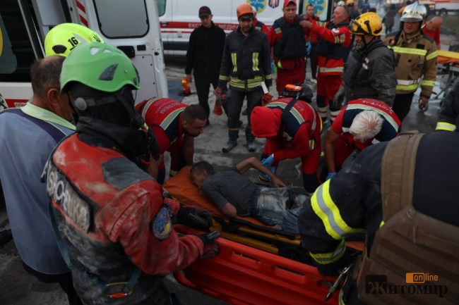 Після нічної ворожої атаки відомо про 4 загиблих у столиці, близько 30 поранених - Події. Джерело: Zhitomir-OnLine Після нічної ворожої атаки відомо про 4 загиблих у столиці, близько 30 поранених - фото №