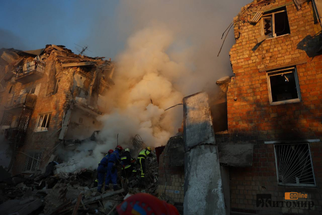 Після нічної ворожої атаки відомо про 4 загиблих у столиці, близько 30 поранених - Події. Джерело: Zhitomir-OnLine Після нічної ворожої атаки відомо про 4 загиблих у столиці, близько 30 поранених - фото №1
