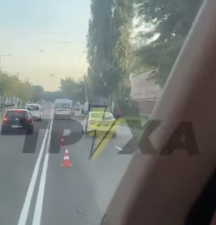 У Житомирі мікроавтобус врізався в тролейбус: є постраждалі - Події, Топ-новини. Джерело: Zhitomir-OnLine У Житомирі мікроавтобус врізався в тролейбус: є постраждалі - фото №
