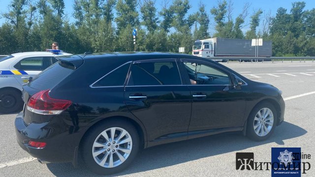Житомирські патрульні виявили автомобіль, який перебуває у розшуку. ФОТО