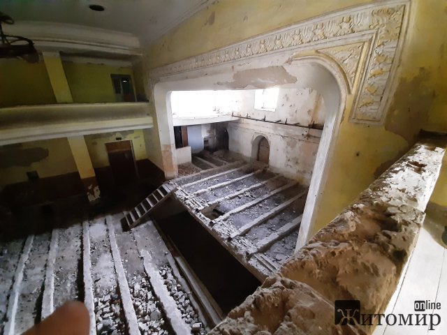 Занедбаний старовинний маєток на Житомирщині. ФОТО